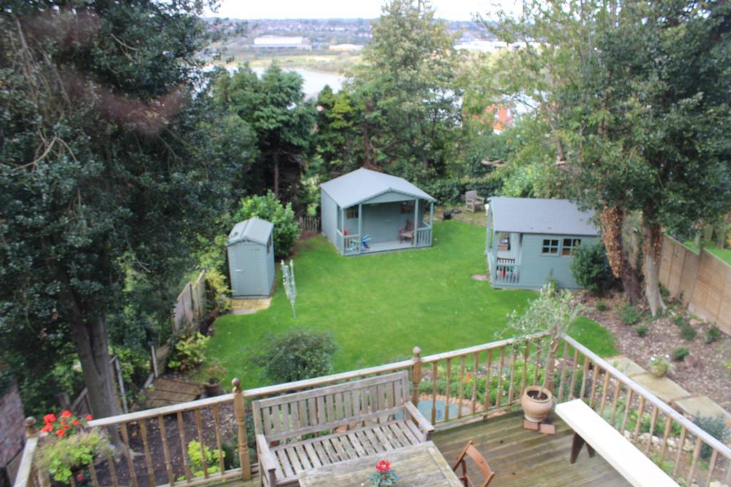 Botleigh Villa Rochester  Exterior photo